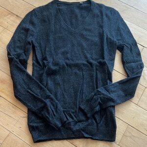 Uniqlo Cashmere Vneck Sweater S